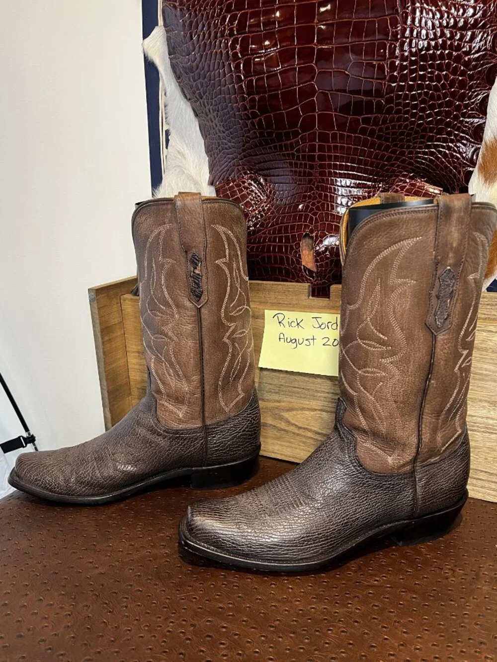Lucchese this pair